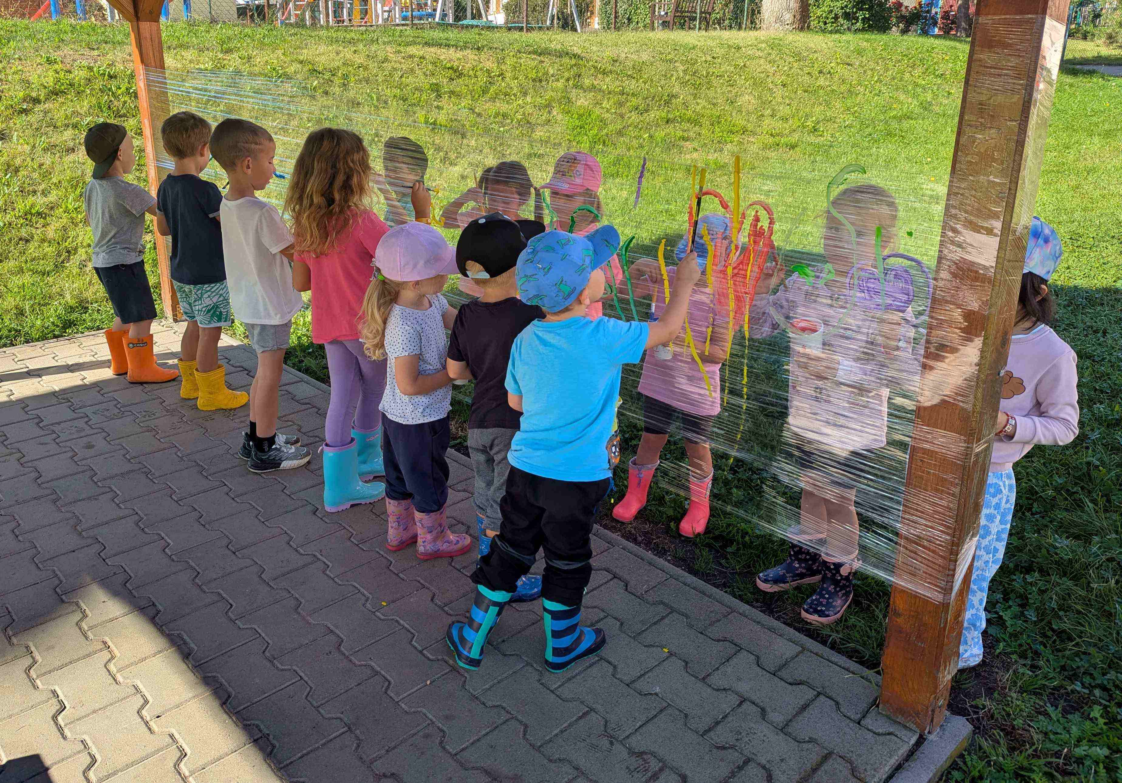 Malování na zahradě