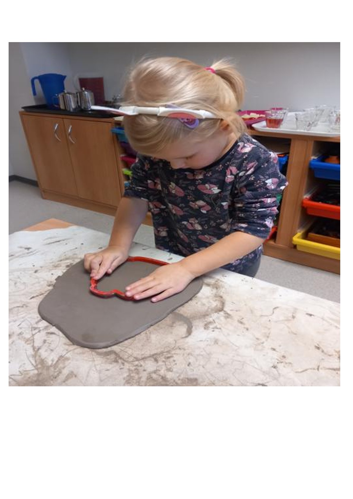 Listopadové keramické tvoření - chaloupka