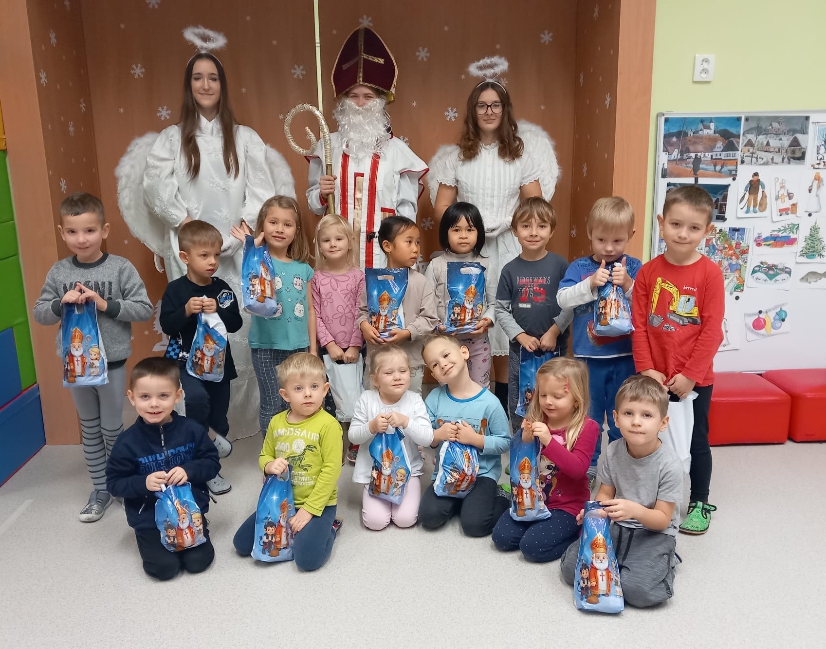 Mikulášská besídka s žáky ze ZŠ Máchovo nám. 