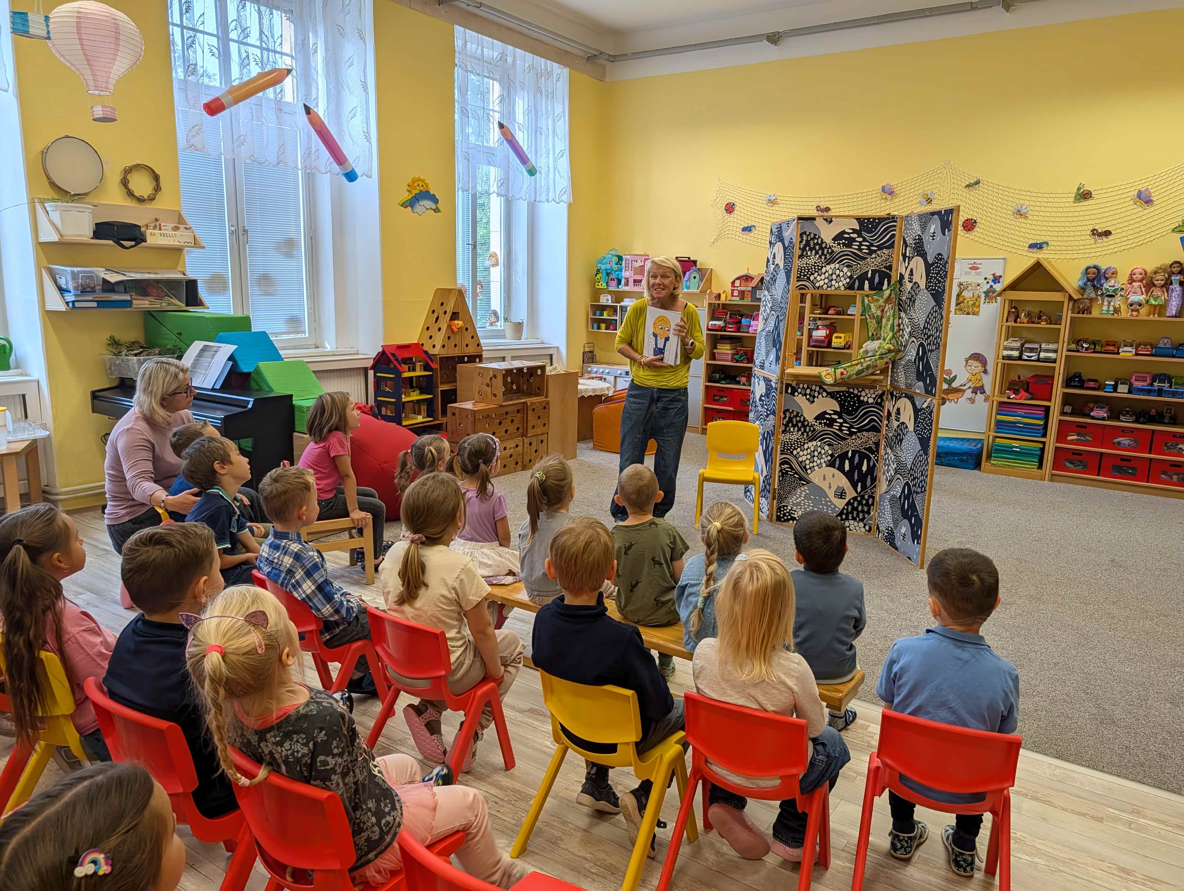Divadelní představení "Rozárka nejde do školky"